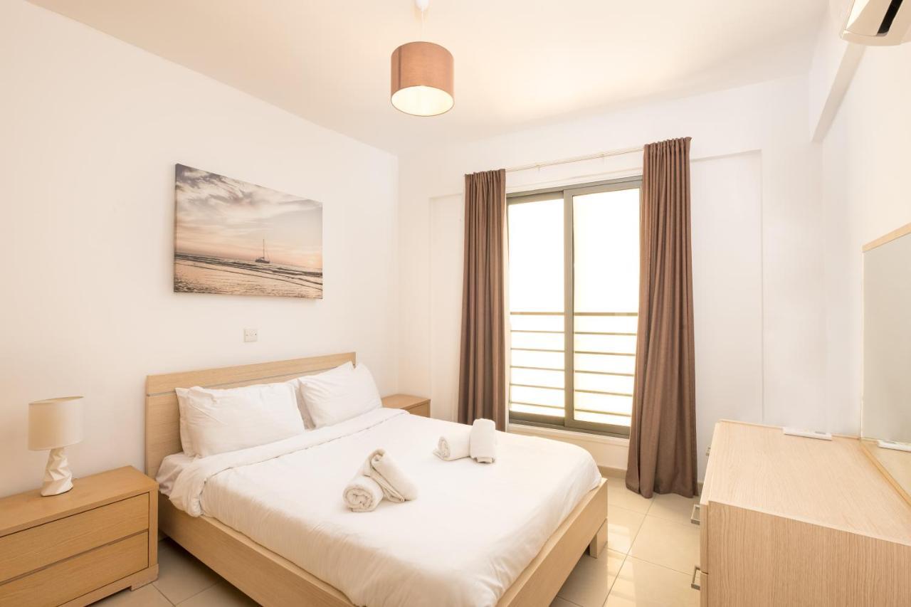 Lazuli City Center Ap 42 Ларнака Екстериор снимка